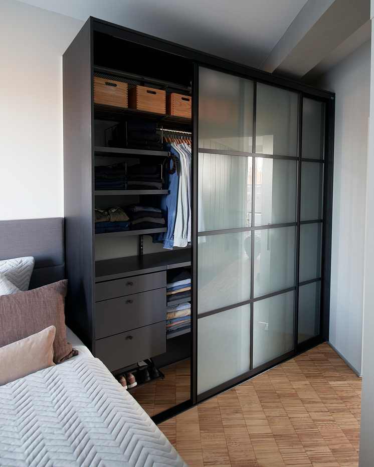 DK_Elfa_Clothing_Interior_Click_in_system_Decor_Slidingdoor_Gallery_2022_03_10