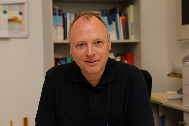 Dr. Eike Langeim