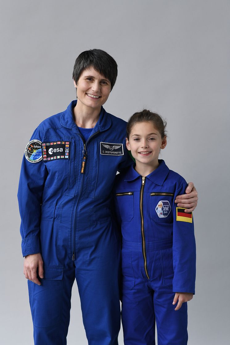 •	Die ESA-Astronautin Samantha Cristoforetti, die einzige aktive Astronautin in Europa, wurde im Rahmen des Barbie Dream Gap Projekts als Vorbild für Mädchen vorgestellt