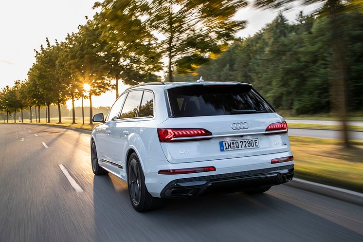 Audi Q7 TFSI e quattro (PHEV)