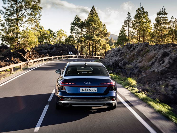 Audi A6 Limousine (Firmamentblå)