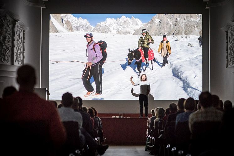 Es erwaten die Gäste u.a. interessante Vorträge zu Outdoorthemen - Reisende berichten von ihren Expeditionen