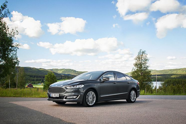 Ford Mondeo Hybrid Vignale 2017