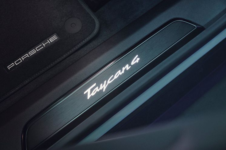 Porsche Taycan 4