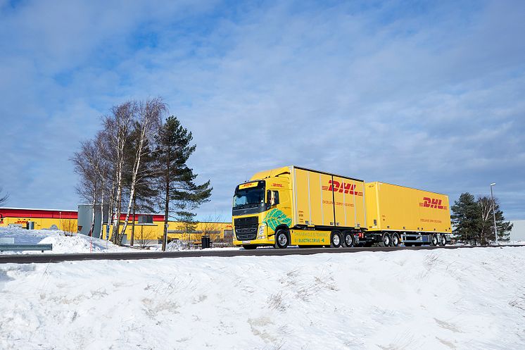 volvo_electric_dhl_08.jpg