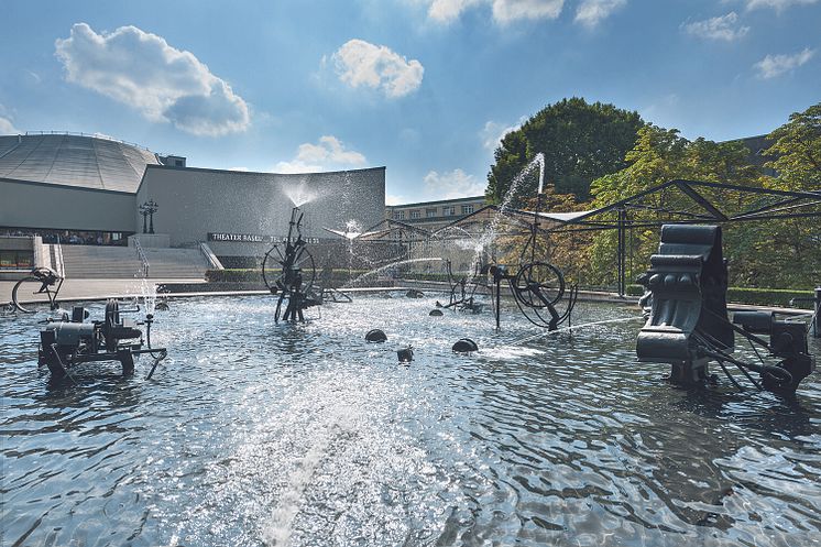 Fasnachtsbrunnen Jean Tinguely vor dem Theater Basel