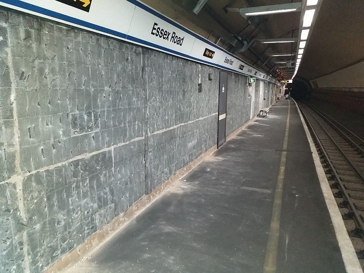 Essex Road platform stripped