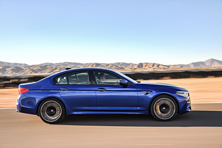 HELT NYA BMW M5