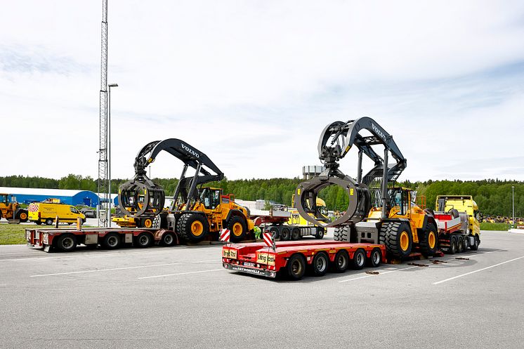 Moelvens två Volvo L200H High Lift i Årjäng