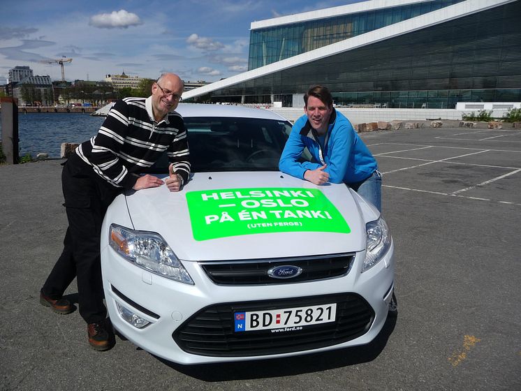 Knut Wilthil og Henrik Borgrevinck kjørte 2536,4 km på en tank diesel med en ordinær Ford Mondeo ECOnetic.