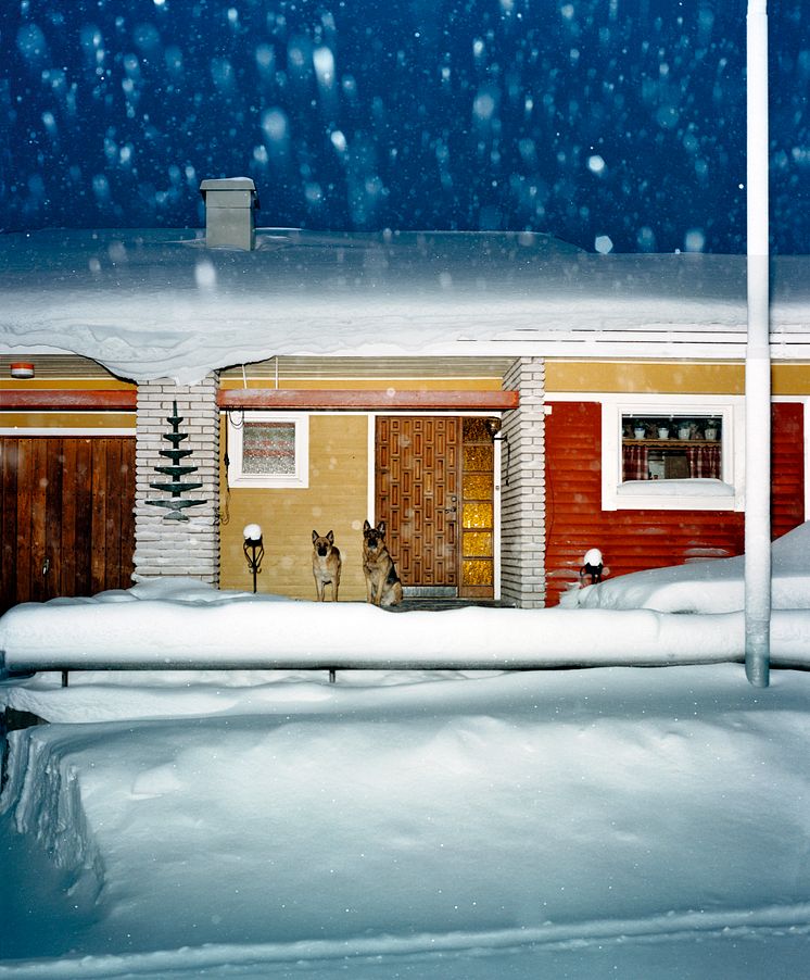 © Lars Tunbjörk, Kiruna 2004, from "Winter".jpg