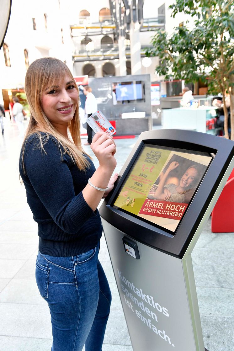 Kontaktlos im Vorbeigehen spenden für den guten Zweck 