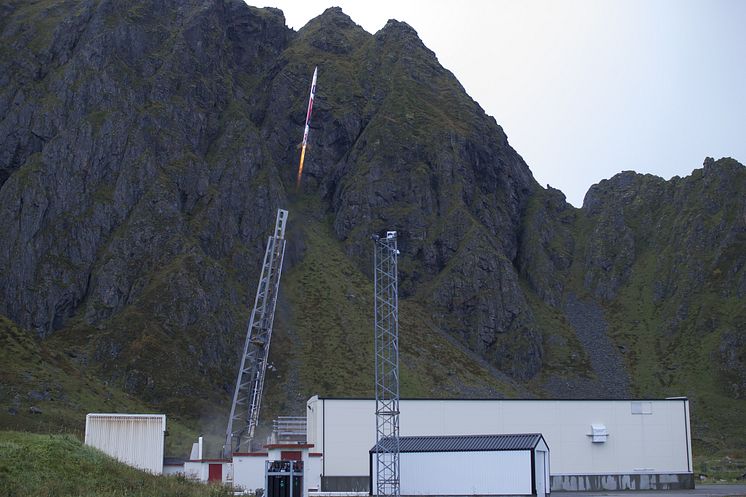 Kontrollierbar, kompakt und emissionsarm: Norwegens erste Weltraum-Rakete startet mit Hybridmotor 