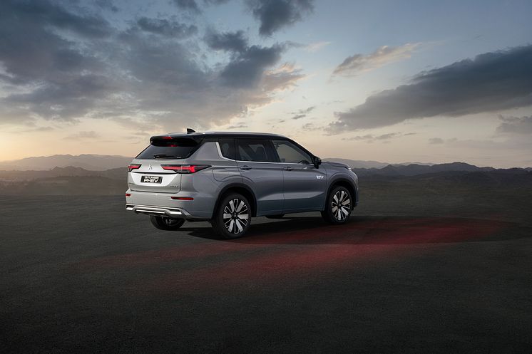 New Outlander PHEV_007L.jpg