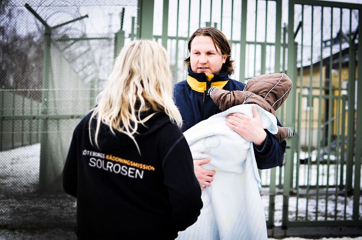 Varje år följer 20 barn med sin förälder i fängelse