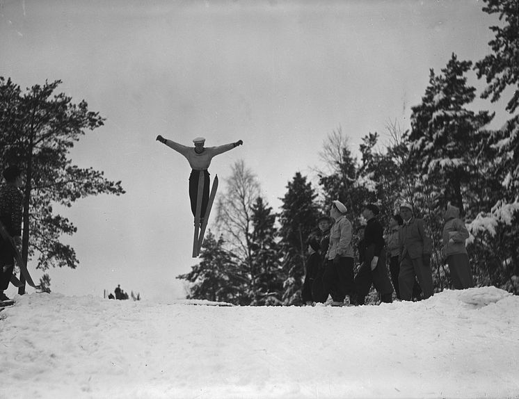 Göteborgs stadsmuseum_Hjörnearkivet_Bragebacken backhoppning 1943-01-03 (002)