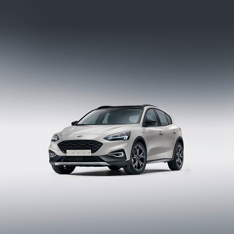 FORD_2018_FOCUS_ACTIVE_STUDIO_01