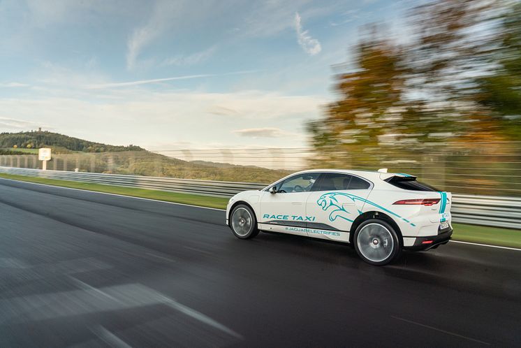 Jag_I-PACE_RACE_eTAXI_Nurburing_13