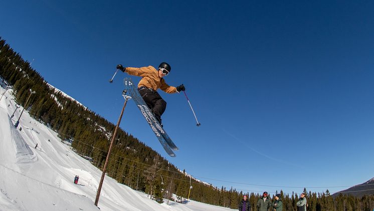 250322-SST-Final-Funäsdalen-åkare-hopp-foto-Mathias-Noren.jpg