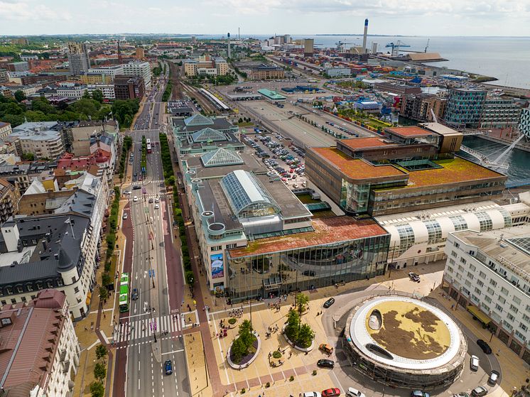 Drönarbild av centrala Helsingborg med Helsingborg C i förgrunden.