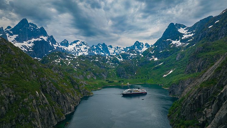 Norway_Trollfjord_drone_164012_Photo_Espen_Mills_Hurtigruten.JPG