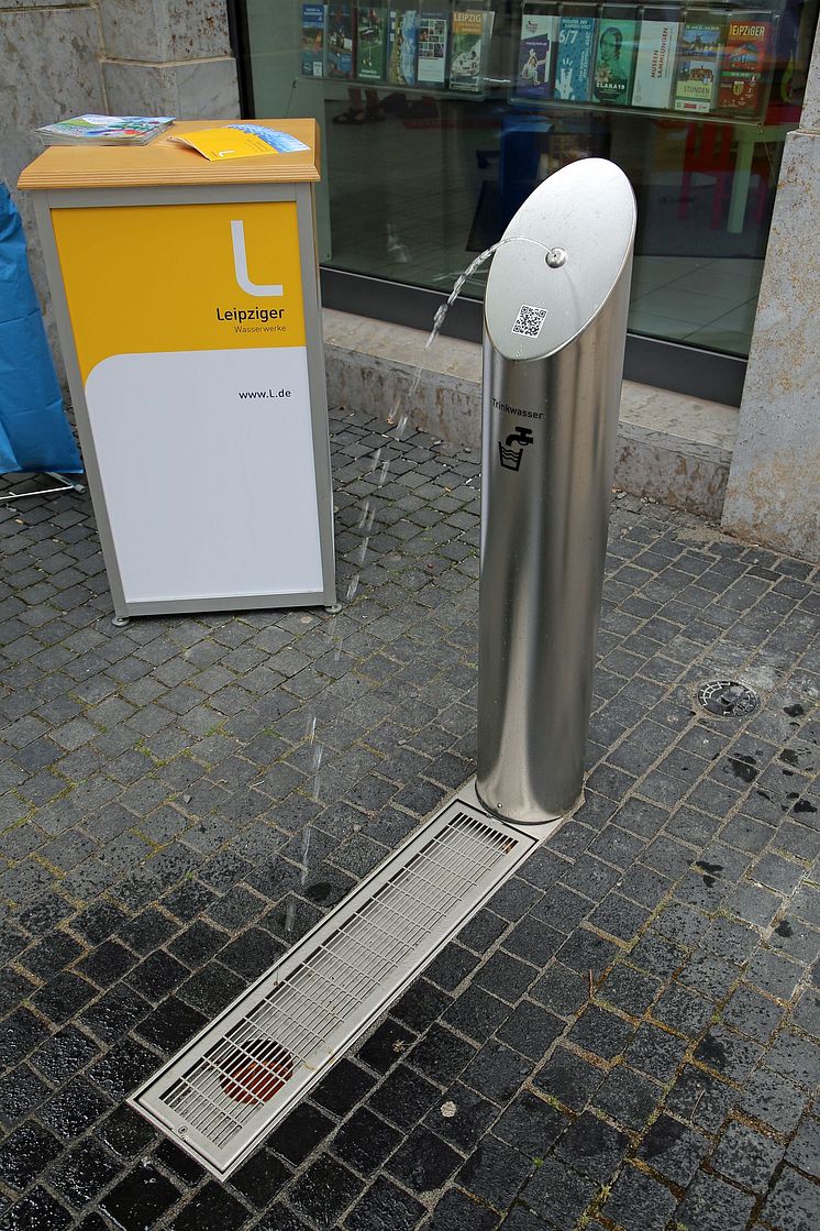 Trinkwasserbrunnen der Leipziger Wasserwerke vor der Tourist Information