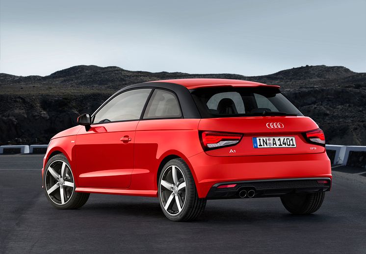 A1 red side rear dynamic