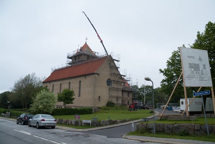 Løft-på-tag - Dantegl på Hasseris Kirke