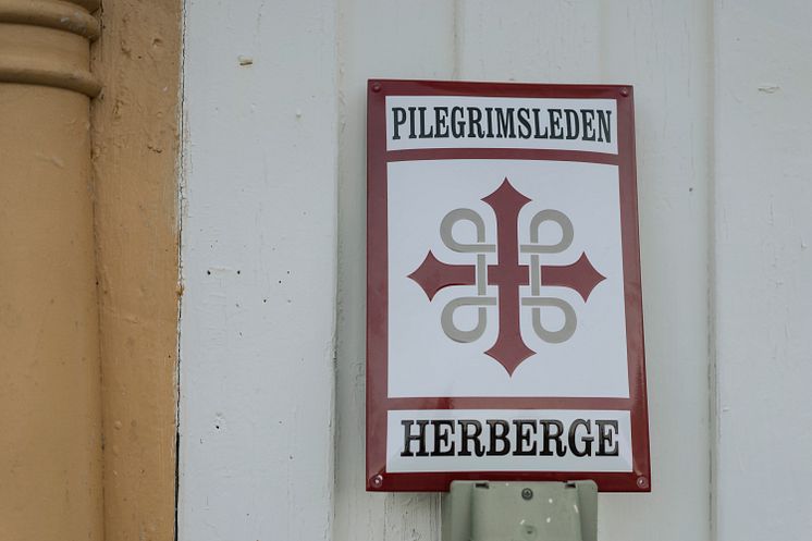 Pilgrimage accommodation sign- Photo - Tibe - Trøndelag.jpg
