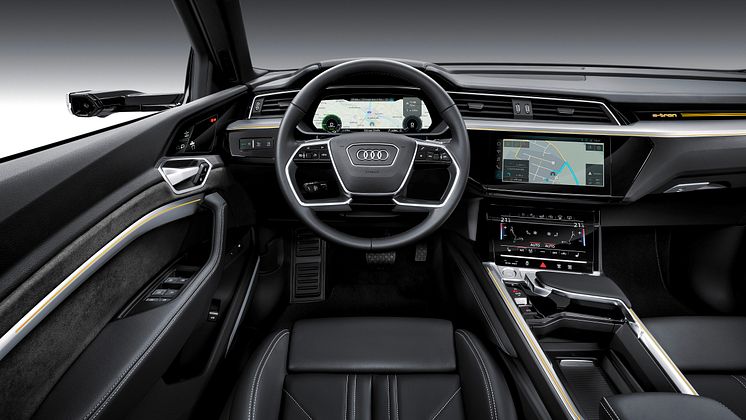 Audi e-tron interiør med virtuelt sidespejl og skærme
