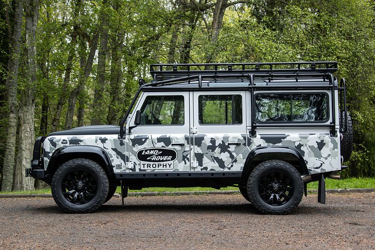 Land Rover Classic Defender Works V8 Trophy II_003