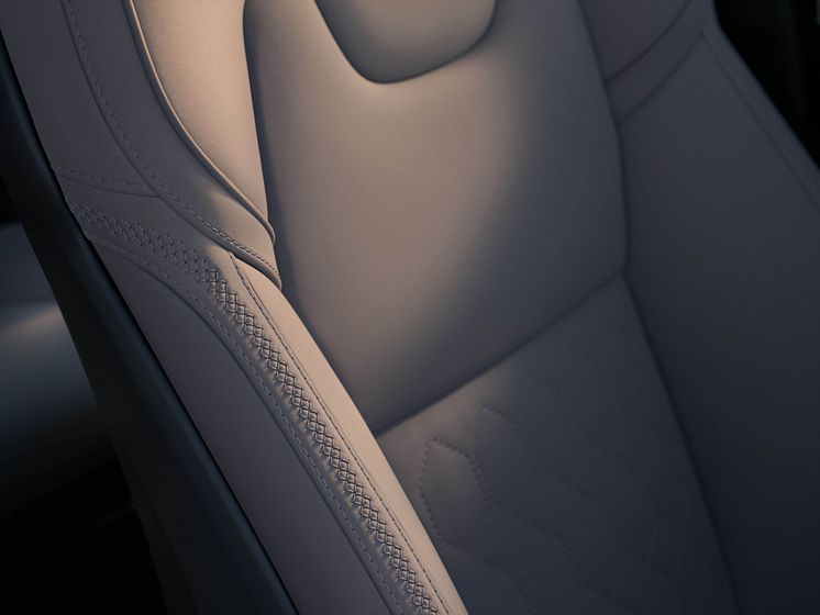 New_Volvo_XC90_Interiors.jpg