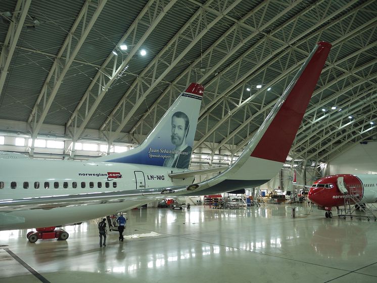 Juan Sebastián Elcano's tail (LN-NIG) at Norwegian's hangar in Oslo.