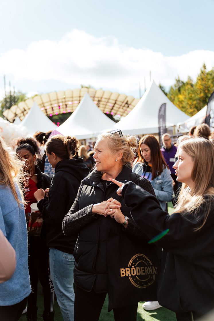 Människor på Jobbfestivalen