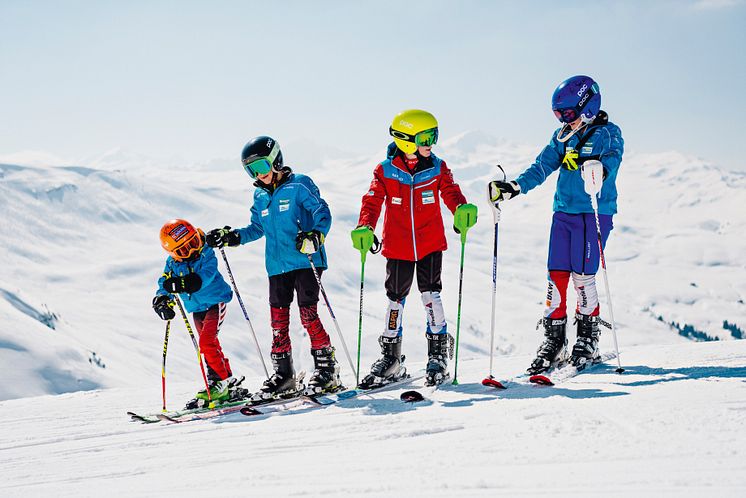 Nachwuchs-Skirennfahrer in Obersaxen, Graubünden.