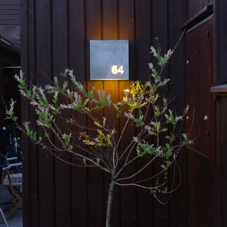 Fox Design har levererat utomhusbelysning till kedjehusen "Västra Johannelund".  Bild 2.
