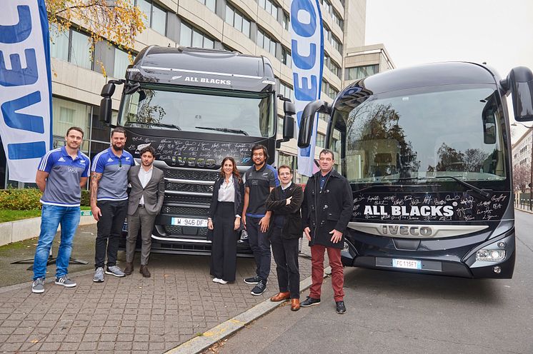 IVECO ALL BLACKS