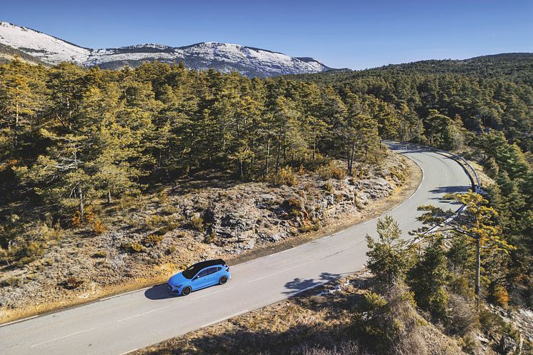 2024_FORD_FOCUS-ST_02.jpg