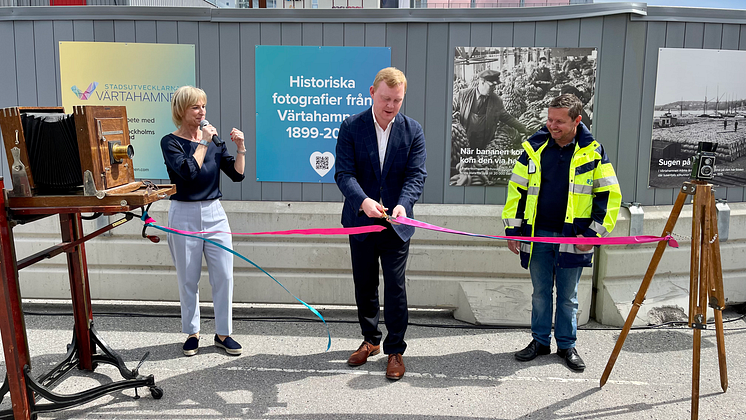 Invigning av fotoutställning i Värtahamnen