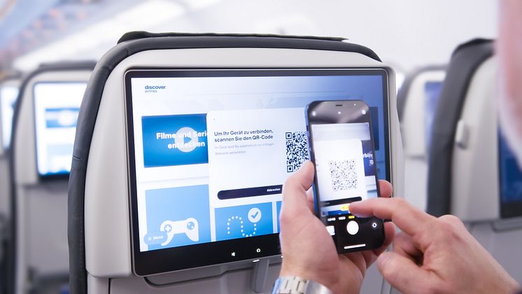 Discover Airlines_Display with QR