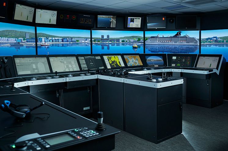 K-Sim Navigation ship’s bridge simulators are used by the Panama Canal Authority to ensure maximum realism in training scenarios for building crew and operator sea skills 