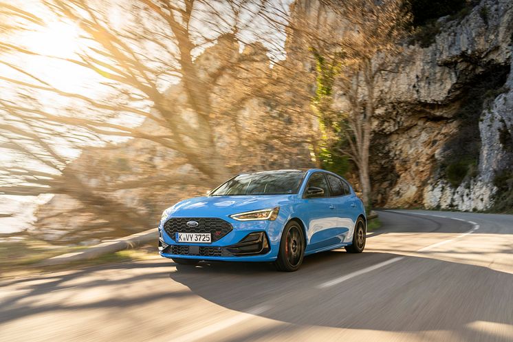 2024_FORD_FOCUS-ST_20.jpg