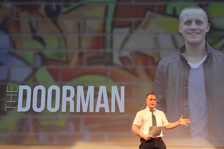 Josh "The Doorman" på årets trivselsseminar