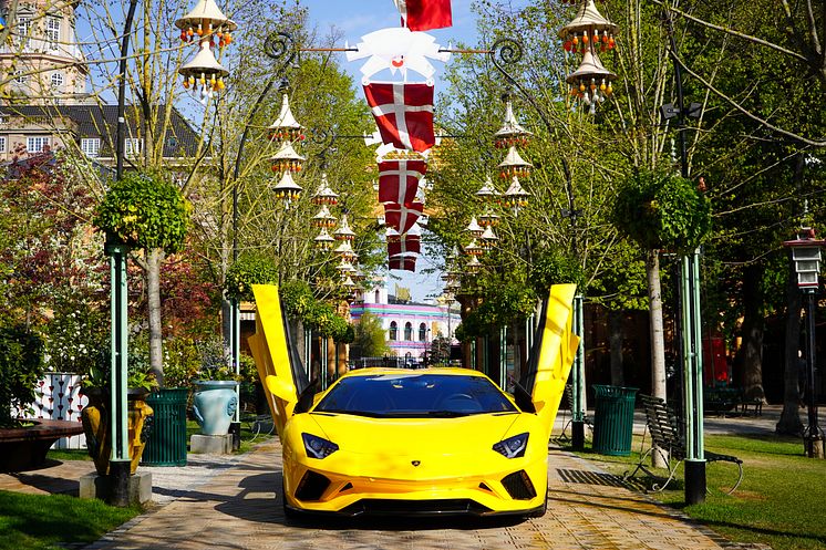 Lamborghini_Aventador_Tivoli_Bull_Run_hovedindgang