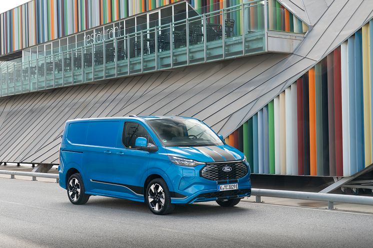 2025 Ford E-Transit Custom Sport (18).jpg