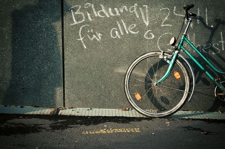 Bildung_für_alle_Fahrrad_300dpi_photocasebaah777655780212