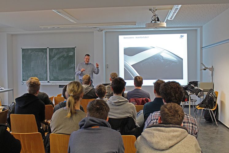 Mehr als 300 Schülerinnen und Schüler beim 6. Fachtag Informatik am 24. Januar 2017 an der Technischen Hochschule Wildau