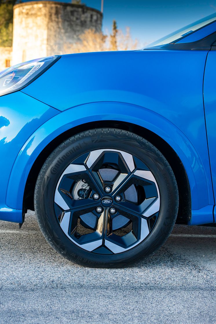 2025 Elektrisk SUV Puma Digital Aqua Blue (9).jpg