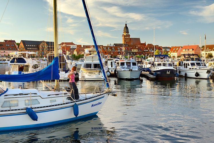 Waren: Harbour with St. Georges Church 