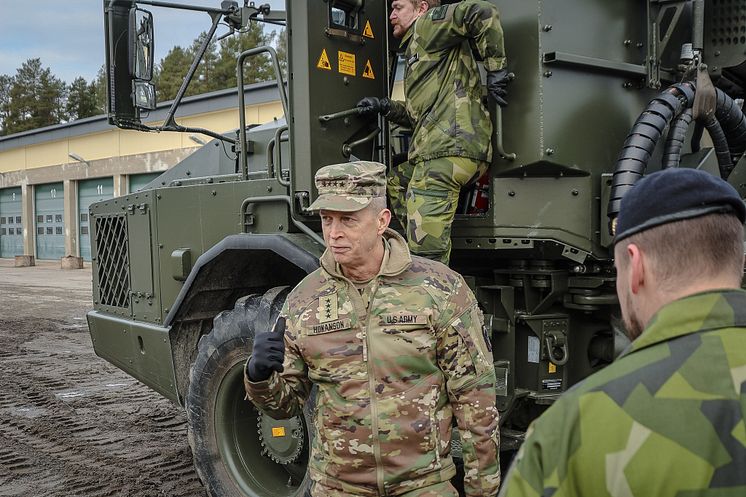 General_Hokansson_besök3